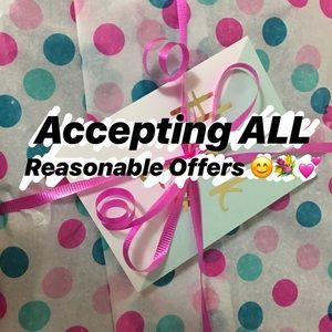 ACCEPTING ALL REASONABLE OFFERS 🤗😊💐💕